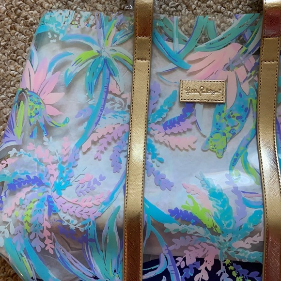Last one! 🎉 2x Host Pick! 🎉 NWT Lilly Pulitzer Printed Pool/Beach Tote - Picture 5 of 14